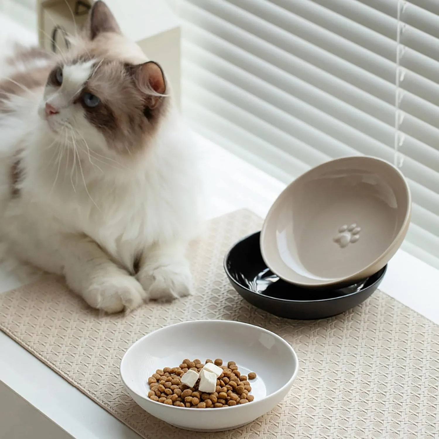 5.7'' Ceramic Wide Whisker Friendly Cat Dishes, Cute Flat Kitten Bowl, Small Wide Cats Plates with Silicone Bottom, Microwave and Dishwasher Safe, Non-Slip and Quiet (Brown,Deep)
