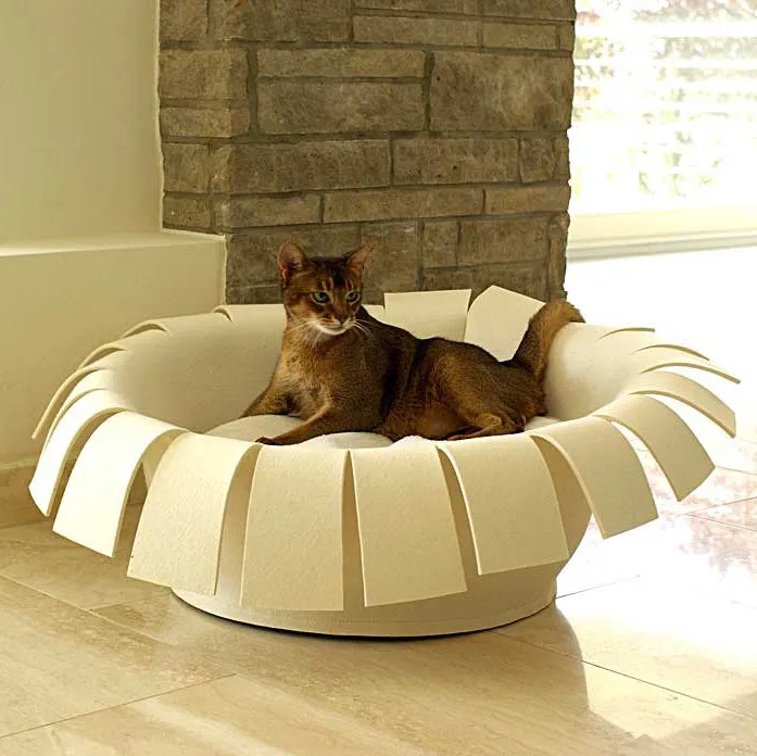 Luxury Crown Felt Cat Bed