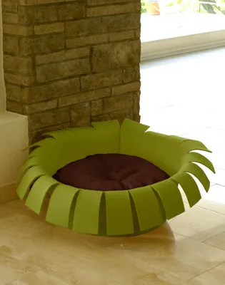 Luxury Crown Felt Cat Bed