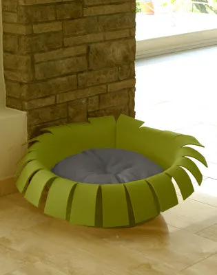 Luxury Crown Felt Cat Bed